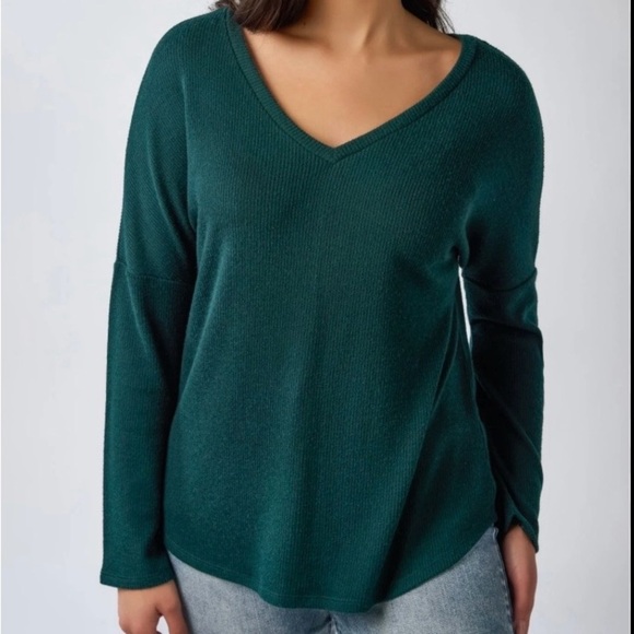 Brandy Melville Tops - Brandy Melville Wool Blend V-Neck Long Sleeve Forest Green Y2K Academia Trendy